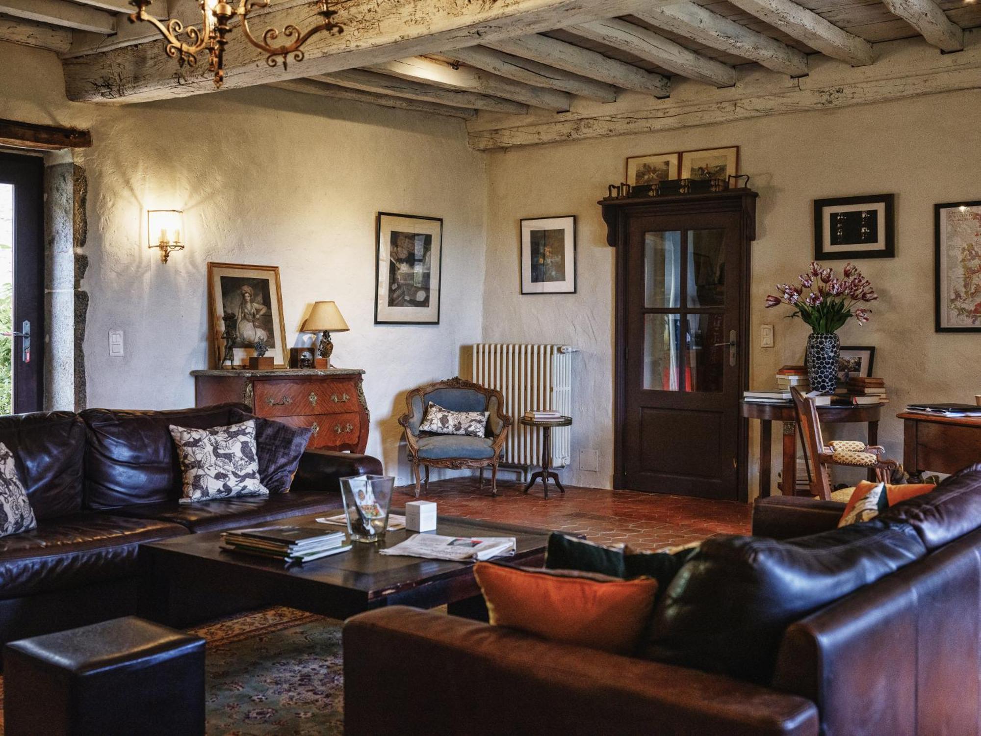 Le Logis 46° / 4° Bed and Breakfast Saint-Sernin-du-Plain Exterior foto