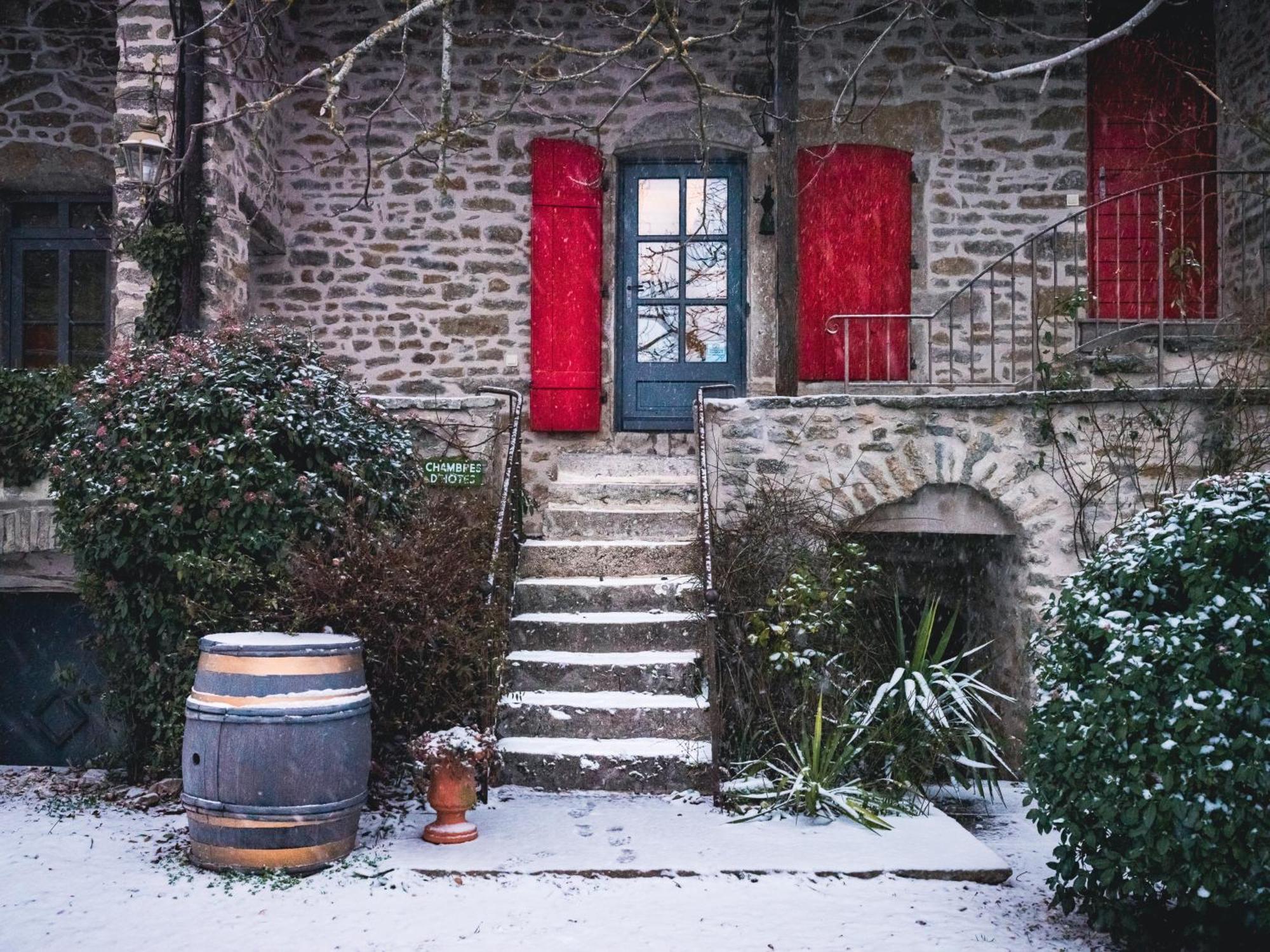 Le Logis 46° / 4° Bed and Breakfast Saint-Sernin-du-Plain Exterior foto